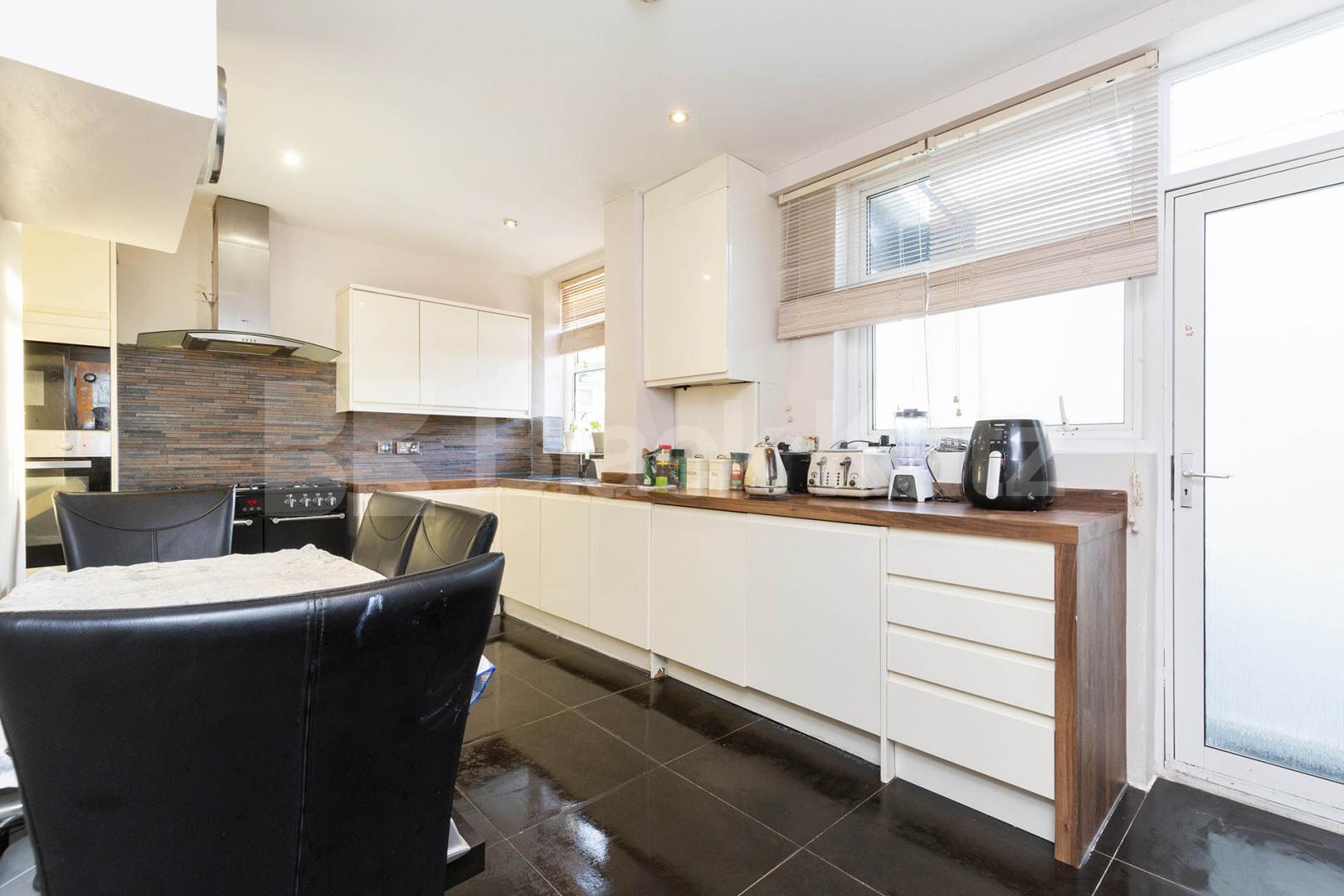 Available Now Leybourne Avenue, Ealing